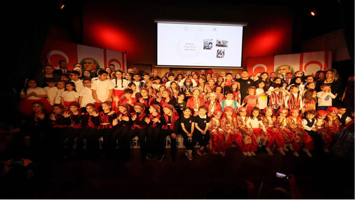 Londra’da 23 Nisan Coşkusu: Minik Kalpler Conway Hall’da Buluştu